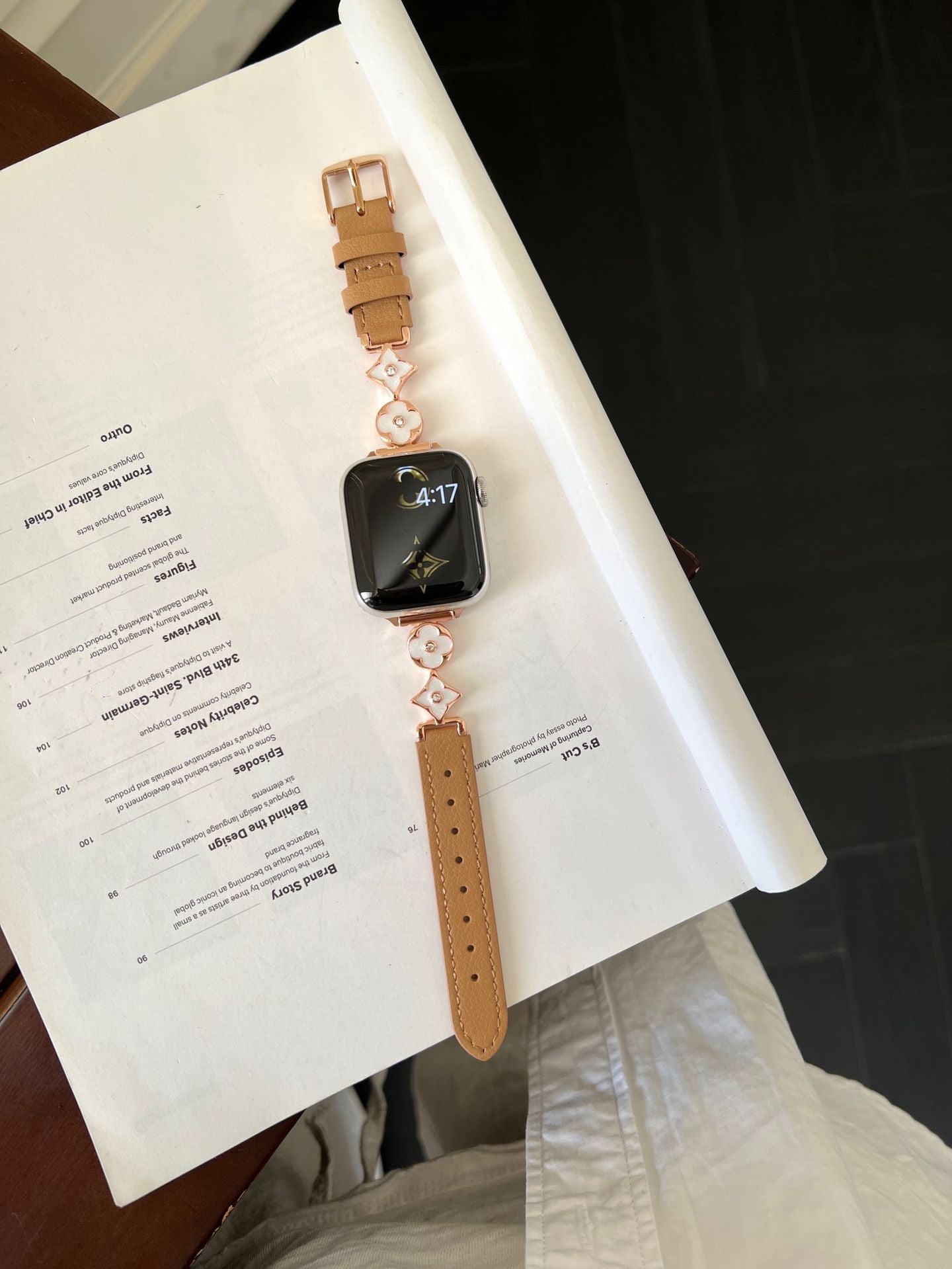 Apple applewatch leather strap cross flower women autumn and winter models